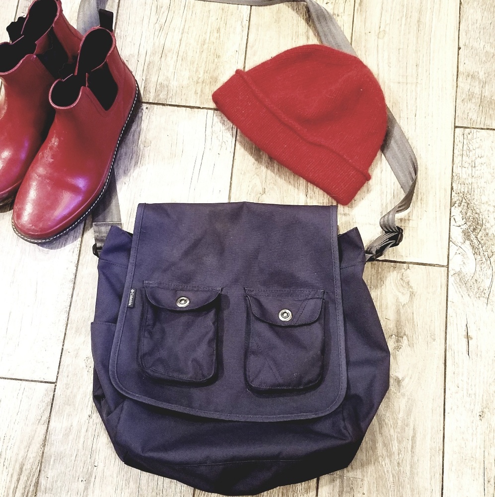 Columbia Crossbody navy blue bag